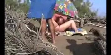 Voyeur Beach Blowjob