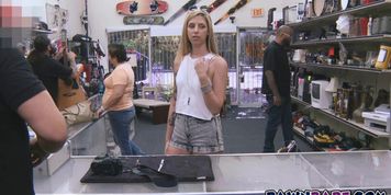 Pornstar offered her gorgeous fat ass for money
