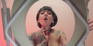 Goth piss mistress punishes sub with her cunt