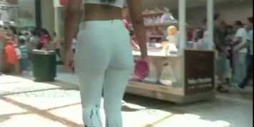 Public Ass in the mall