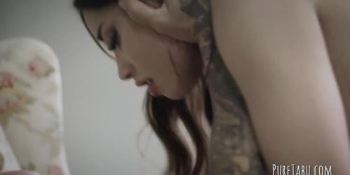 Cheating wife gets all holes satisfied