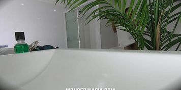 Skinny Pinay bargirl stuffed by a big dick