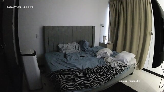 Bedroom camera at Milo Crystal reallifecam apartment at Voyeur H-oi