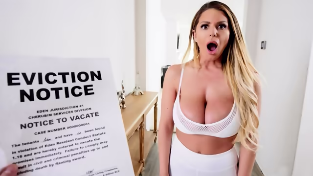 Brooklyn Chase - Busty Brooklyn Chase Fucks Hard For Rent
