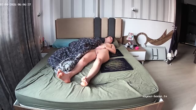 Bedroom camera at Andreza reallifecam apartment at Voyeur House