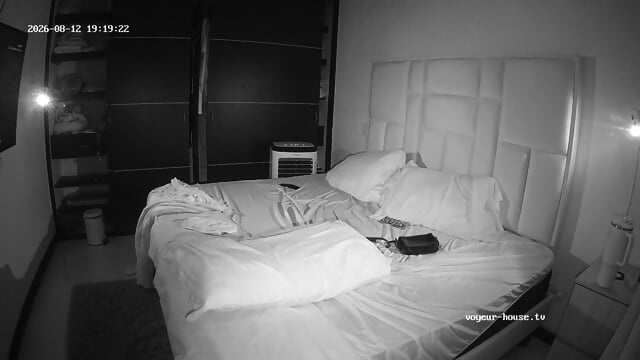 Bedroom Camera At Milo & Crystal Reallifecam Apartment At Voyeur House TV i2.o8.2o26 From i7 H 57 Min To i9 H e8 Min