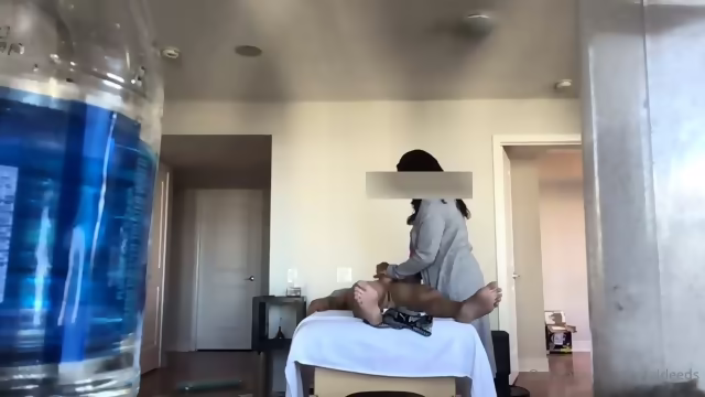 Ebony massage