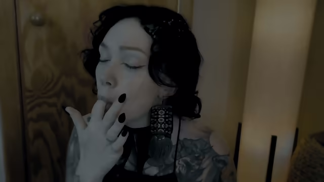 goth asks for your help