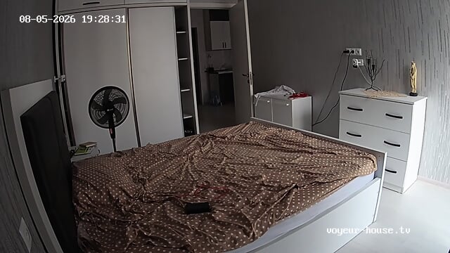 Bedroom Camera At Velvessa Reallifecam Apartment At Voyeur House TV Fromi7 H 42 Min To i9 H i7 Min Needitat