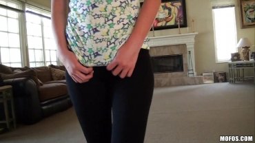 Mofos - gymnast girl warms up