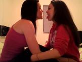 French Girls Kissing i