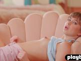 Petite brunette babe Riley Reid showed her amazing body