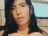 Argentina Tetona se da una ducha