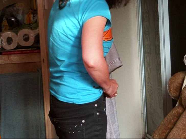 Wife Undresses e6