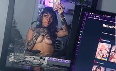 Do u like goth girls who watch hentai?