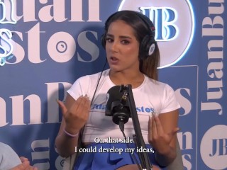 Natalia Garcia Pide una hamburgesa para chuparle la polla al repartidor en Juan Bustos Podcast