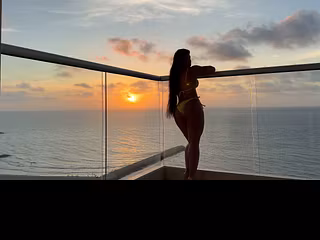 POV deliciosa mamada mientras cae el atardecer