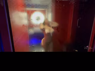 Ay vecino que hace? Solo vine a bañarme, a ver sino me preña!