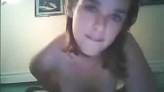 Sexy perfect body babe fingers and rubs her pussy
