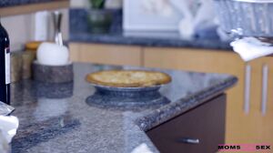 Moms Hot Pie - Moms Teach Sex