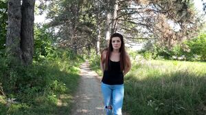 Luna Roulette - Beautiful Girl Doing Blowjob In The Park PUBLIC BLOWJOB