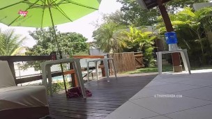 Casada e motorista de APP pega passageiro batendo punheta por trá e fode!