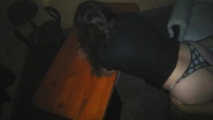 Engañe a mi vecina caliente para follarla mientras mi esposa fuera. Follada frente al espejo del pecado