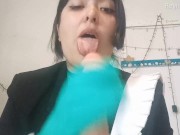 Pov: La mucama te la lustra fetiche de guantes