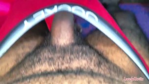 Espio a mi hermanastra en la ducha y termino follandola duro
