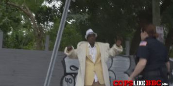 Fancy black pimp gets treated right by mature female cops