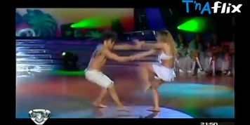 Belen Francese Breasts Scene in Bailando Por Un Sueno Argentina