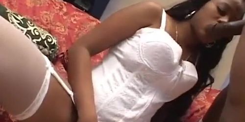 Ebony Babe With Big Boobs Gets Deep Dicking