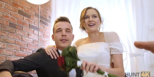 HUNT4K. Czech newlywed for money gets drilled in front of her groom
