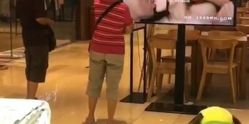 Hong Kong Restaurant Mistakenly Shows Porn