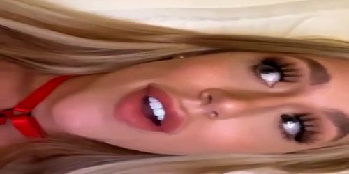 I was just so fuckin' horny and made my pussy wet