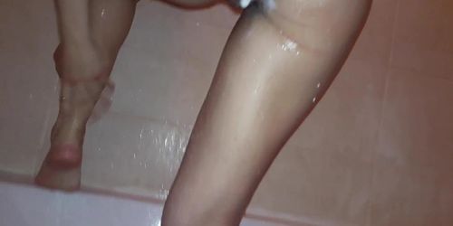 pregnant pussy is bathing in the shower