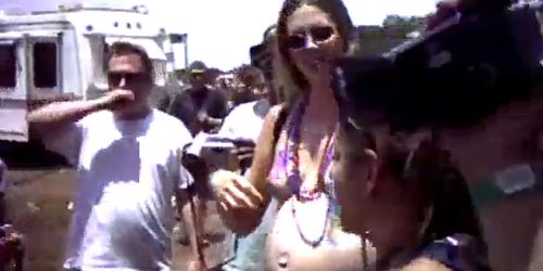 hot pregnant girl gets tit sucked in publiv