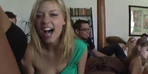 Nice sex with sweet babes - video 2o