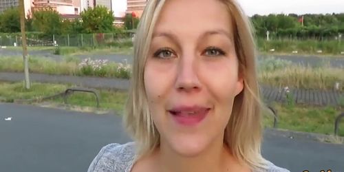 Mitten auf die Straße gestrullert (Daddysluder Daddysluder)