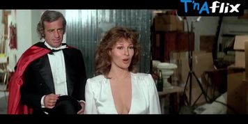 Raquel Welch Breasts Scene in L'Animal