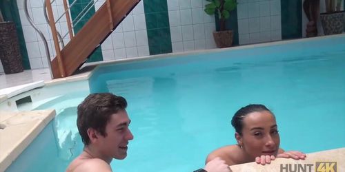 HUNT4K. Brunette wasn't against sex for money with mature lover
