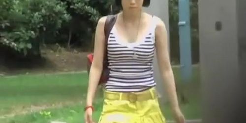 Black-haired petite oriental hoe loses some of her pubes during sharking action