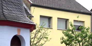 Leni Fickt Den Traurigen Bekannten Richtig Rough Anal