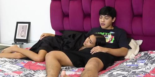 I Watch Tv With My Stepsis And Make Her Suck My Cock 6IpeMj4