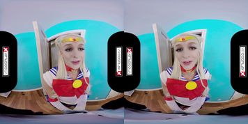 VRCosplayXcom Sailor Moon Came To Thank You For Saving Her (Emma Hix)