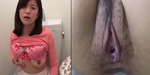 JAPAN PISS TV - Horny babe uses vibrator on her hard nipples and wet pussy