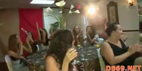 Girl gets fucked while her friends - video e8