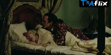 Uma Thurman Sexy Scene in Dangerous Liaisons