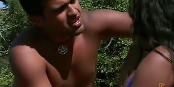 Novinhas gostosas gemendo e gozando dando a bucetinha e o cusinho