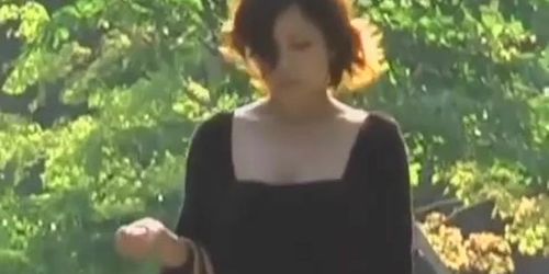 Quick sharking experience of some totally unaware Japanese doll (Amanda Logue, Sunny Day)